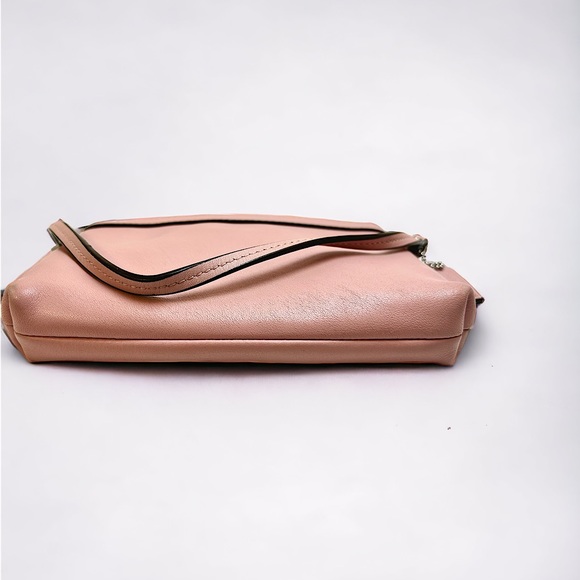 COACH zippered leather soft pink wristlet, purse, clutch, satchel, cosmetic bag - Picture 5 of 7